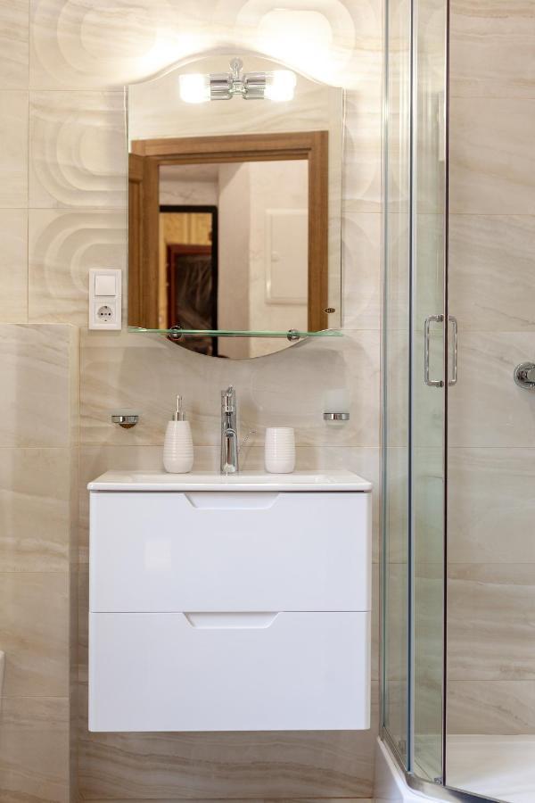 Alfa Apartments Svobody 39 Lviv Dış mekan fotoğraf