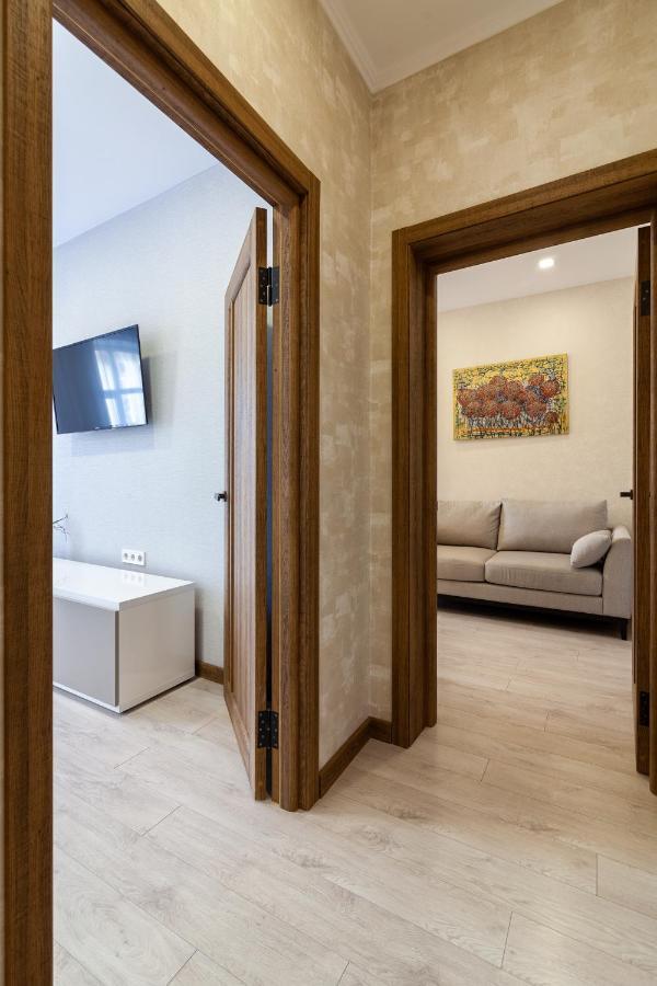 Alfa Apartments Svobody 39 Lviv Dış mekan fotoğraf